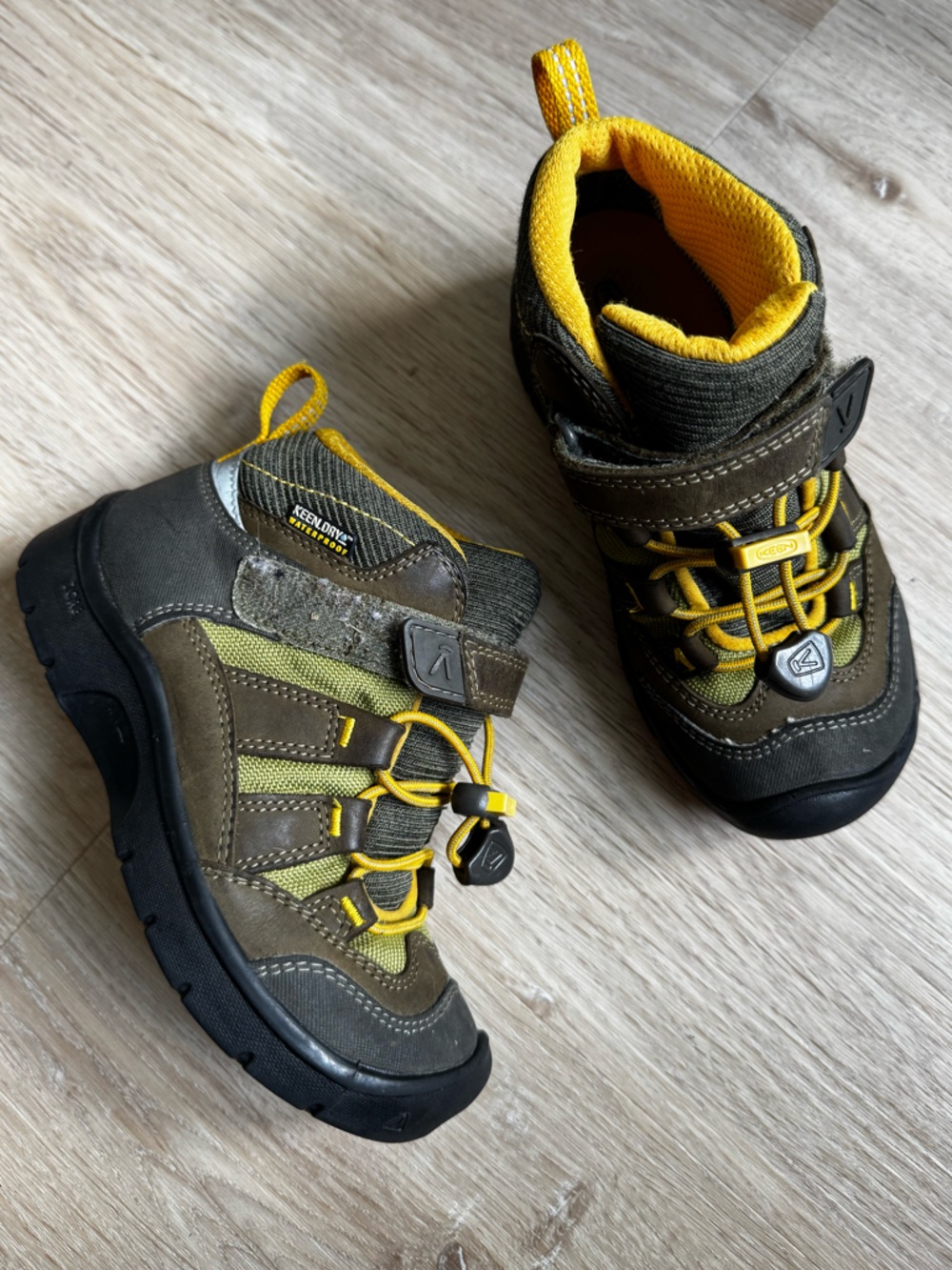 KEEN Kids' Hikeport 2 Sport Mid WP Boot Dark Olive/Citrus Hook Loop Sz 10 Kids